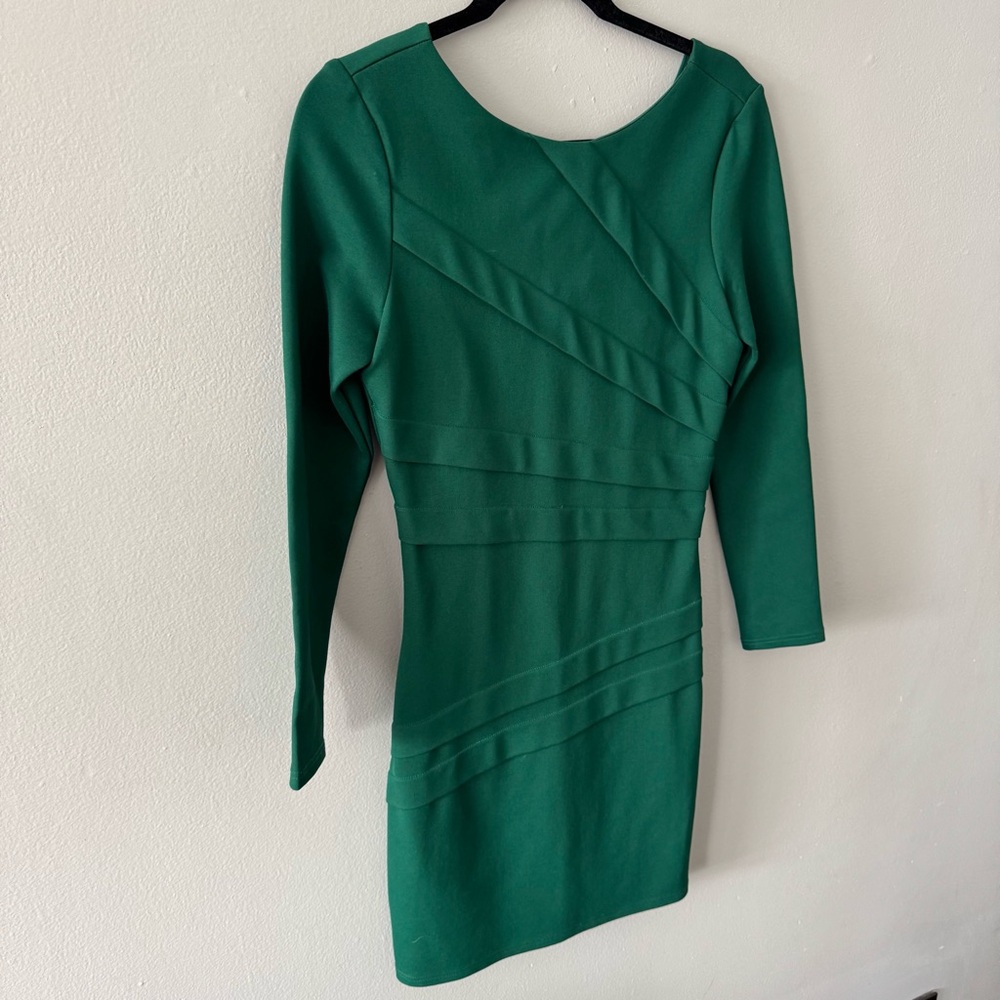 Adelyn Rae Long Sleeve Short Bodycon Dress V Back Small Emerald Green Lined